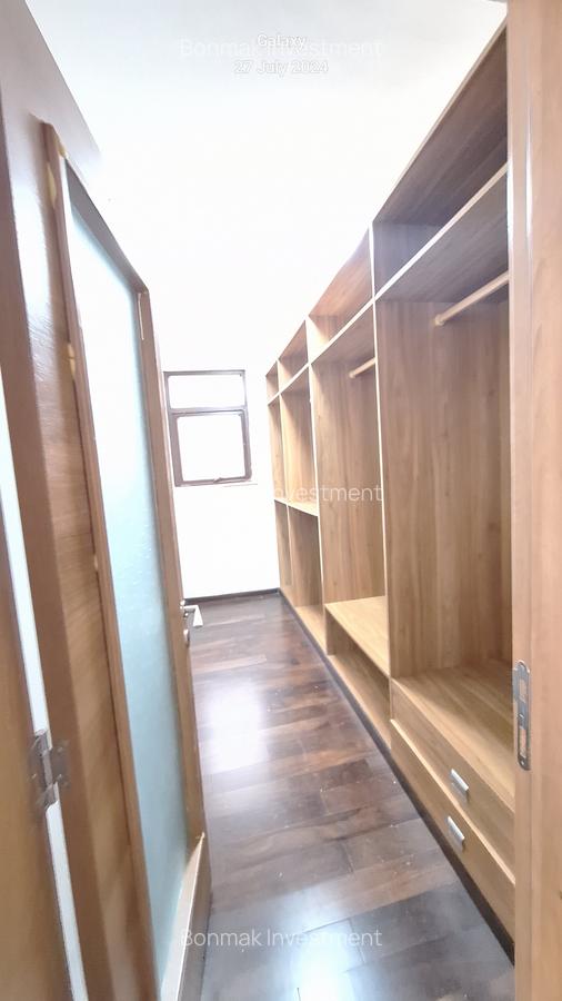 5 Bed Townhouse with En Suite at Chalbi Drive - 18