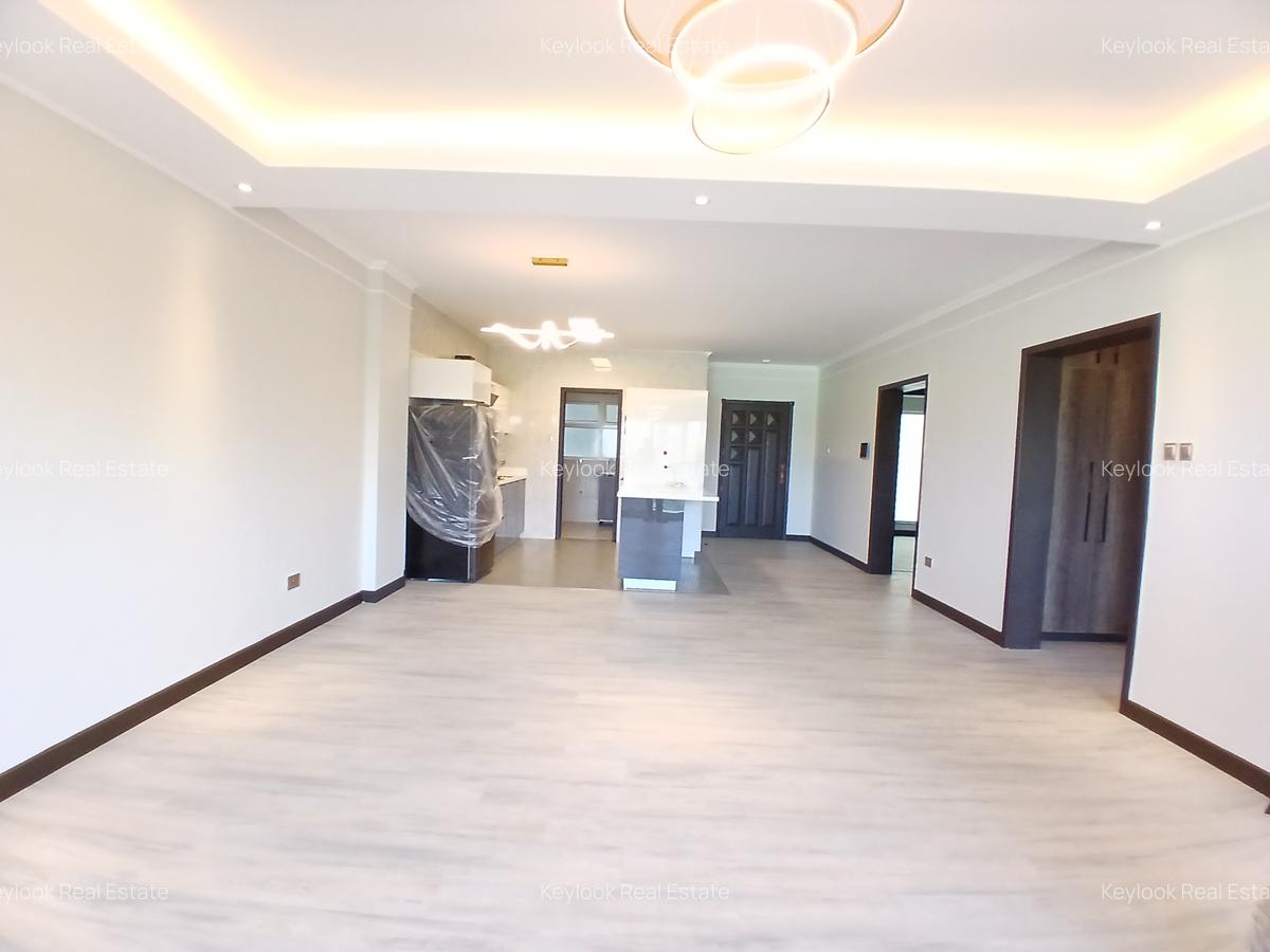 2 Bed Apartment with En Suite at Riverside Drive - 12