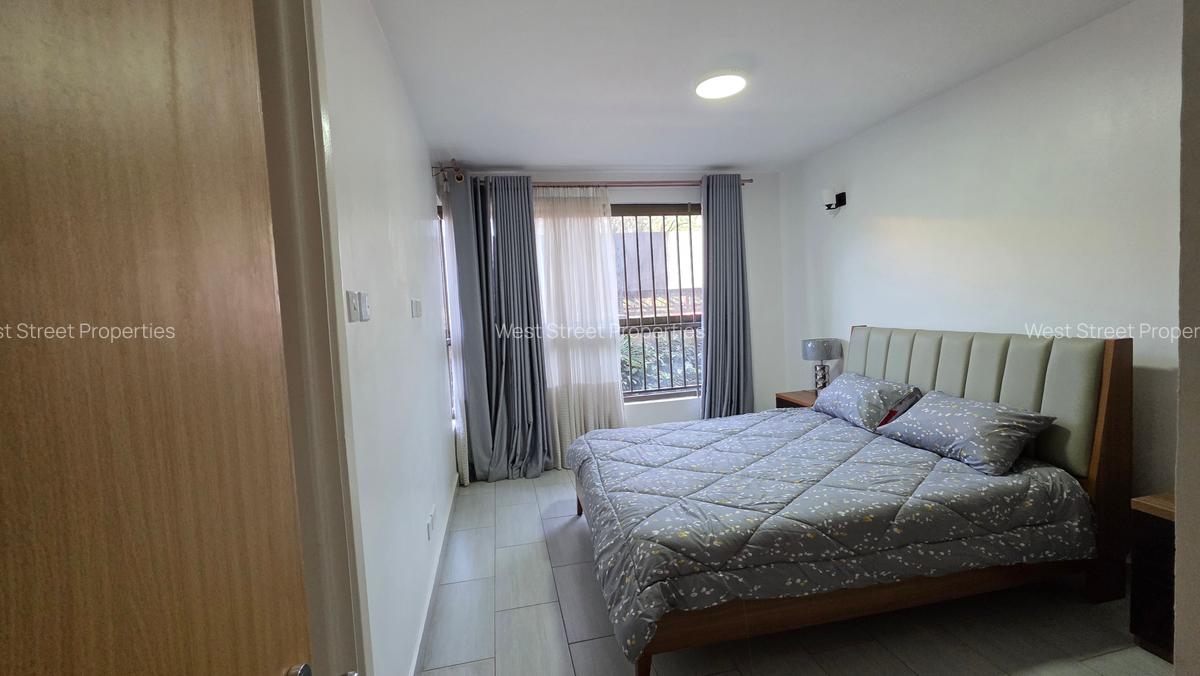 2 Bed Apartment with En Suite at Lavington - 6