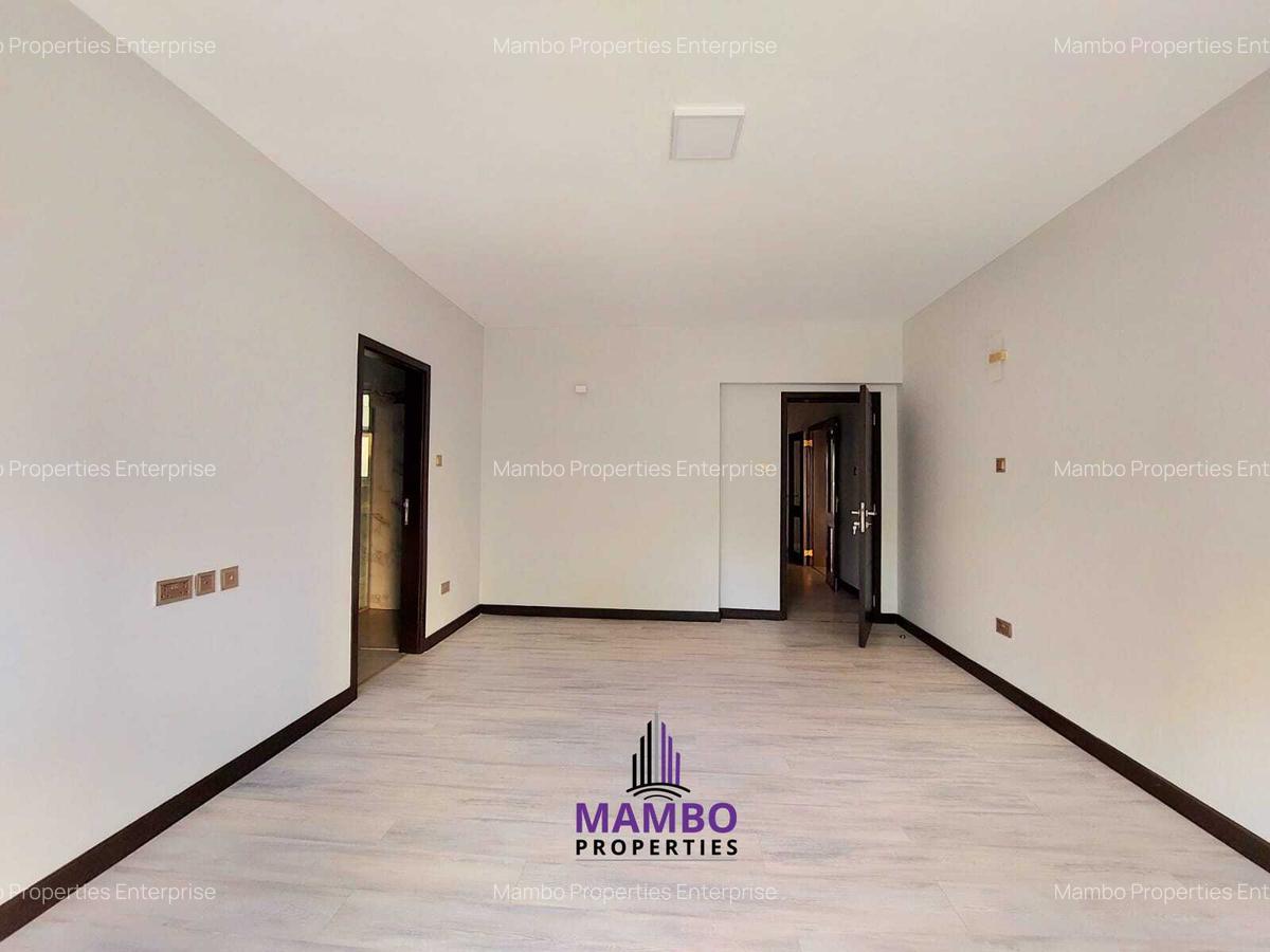 3 Bed Apartment with En Suite at Riverside Dr - 17