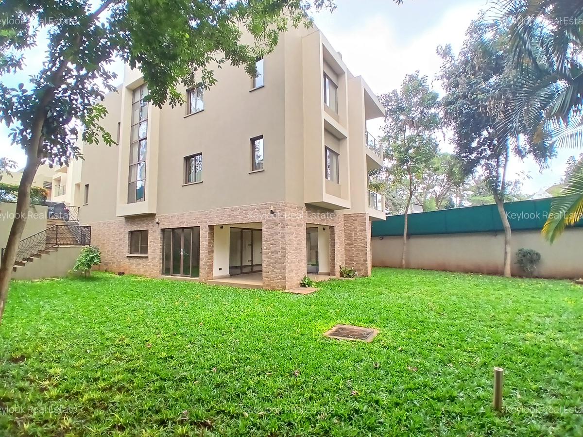 5 Bed Townhouse with En Suite at Lavington - 2