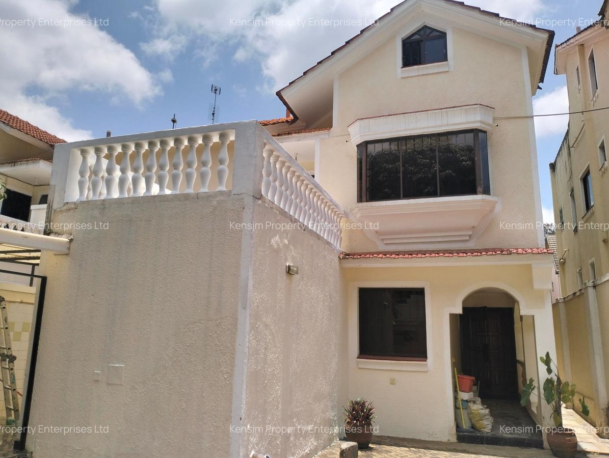 4 Bed Townhouse with En Suite in Lavington - 1