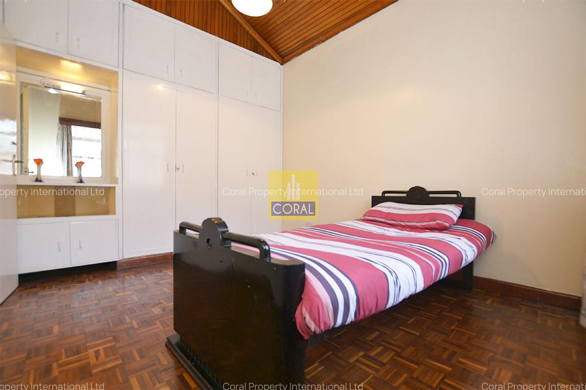 5 Bed House with Backup Generator in Rhapta Road - 17