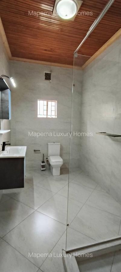 4 Bed House with En Suite at Rosslyn - 4