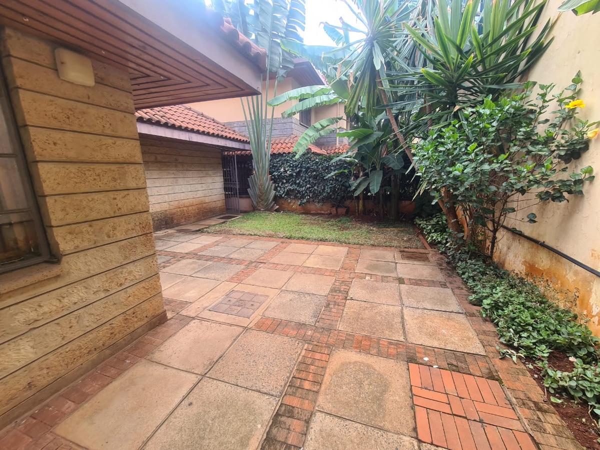 4 Bed Townhouse with En Suite in Spring Valley - 14