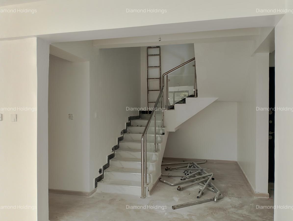 5 Bed Apartment with En Suite at Parklands - 9