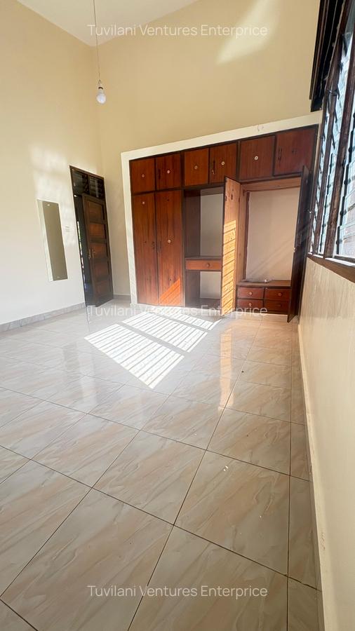 5 Bed Townhouse with En Suite at Nyali Mombasa - 8