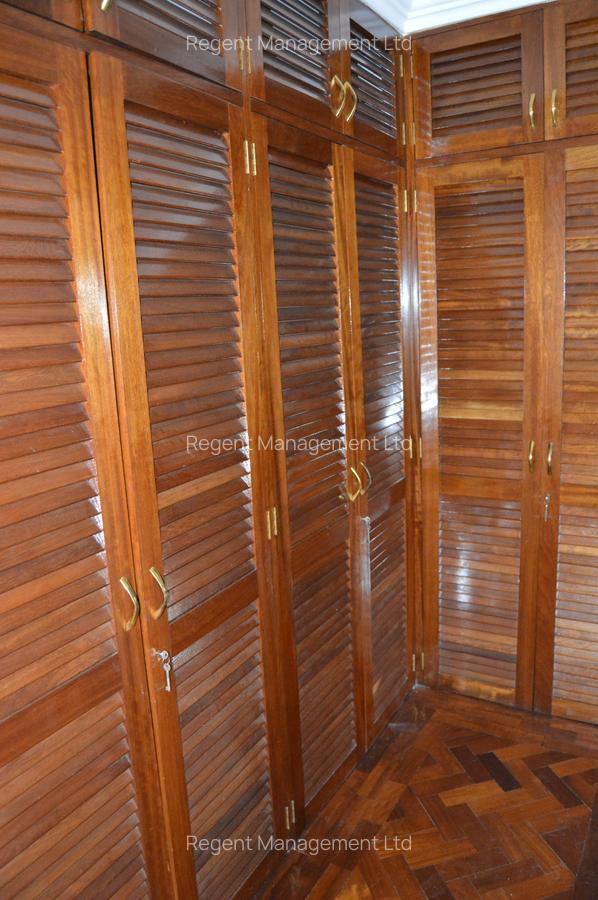 4 Bed Townhouse with En Suite at Palm Spring Gardens - 12