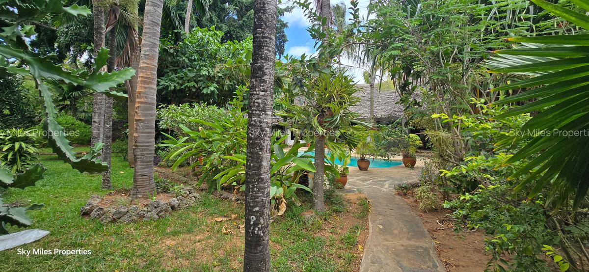 3 Bed Villa with En Suite at La-Marina - 11