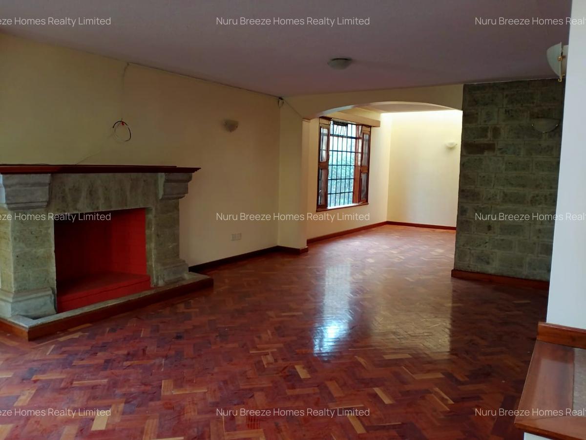 4 Bed Townhouse with En Suite in Spring Valley - 15