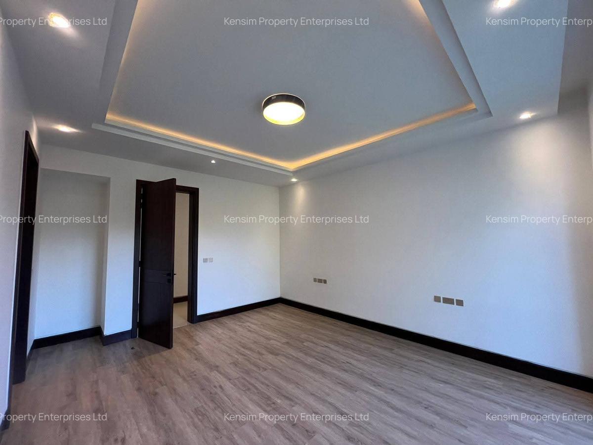 5 Bed Townhouse with En Suite in Spring Valley - 19