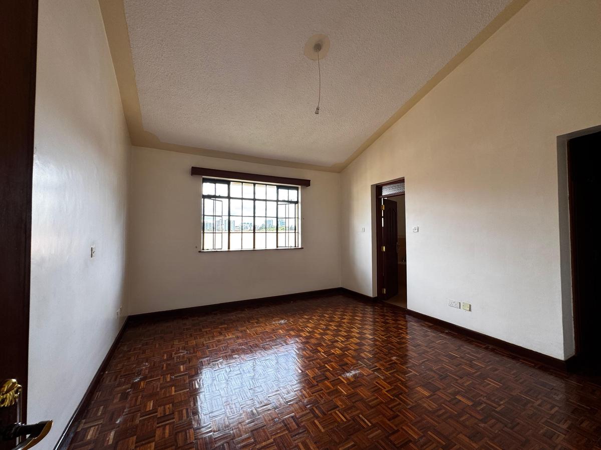 3 Bed Apartment with En Suite in General Mathenge - 19