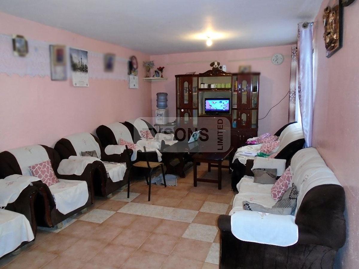 4 Bed House in Komarock - 2