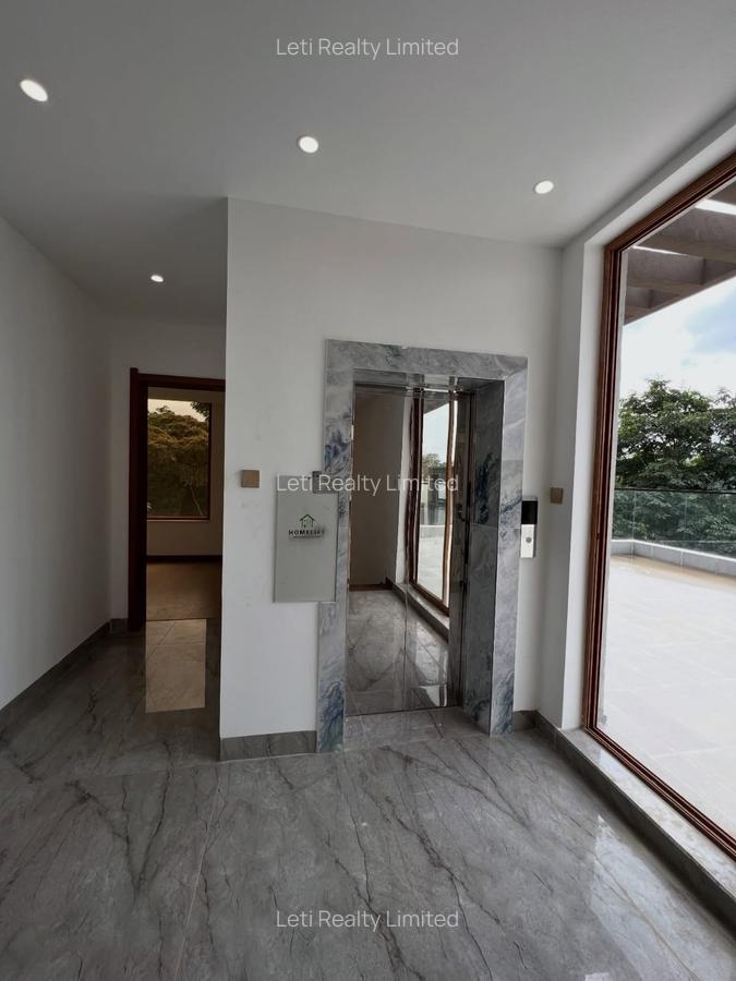6 Bed Townhouse with En Suite in Lavington - 16