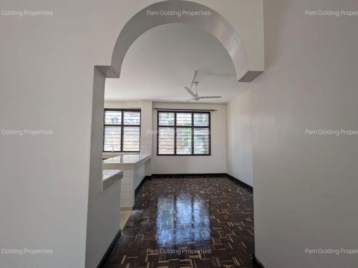 4 Bed Townhouse in Nyali Area - 4