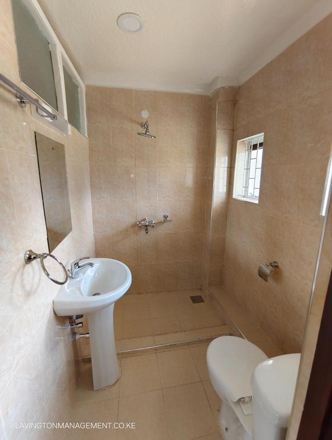 3 Bed House with En Suite at Lavington Green - 9