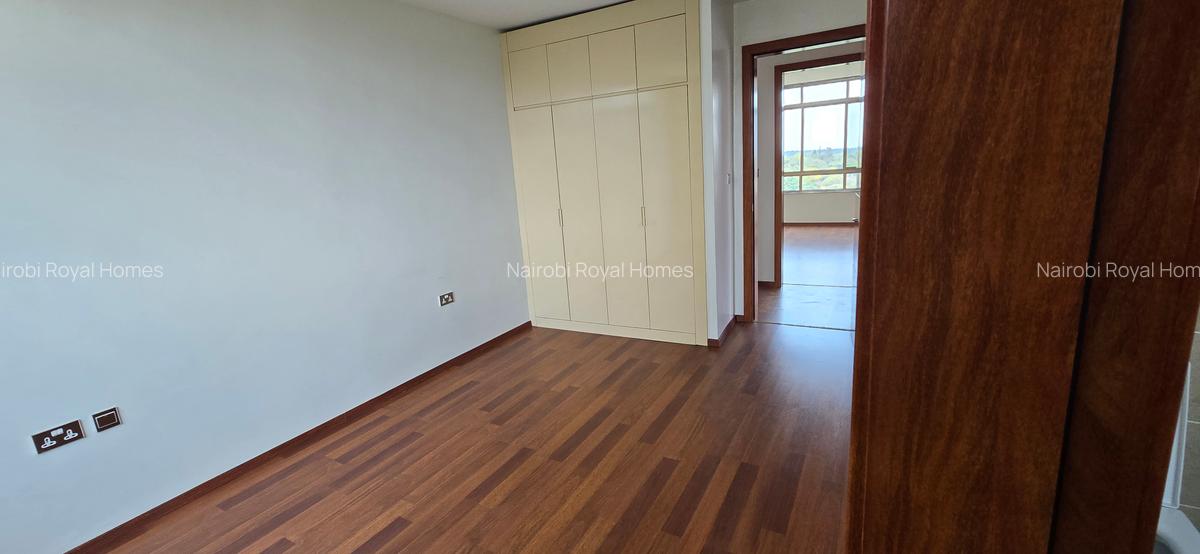 4 Bed Apartment with En Suite at 6Th Parklands - 10