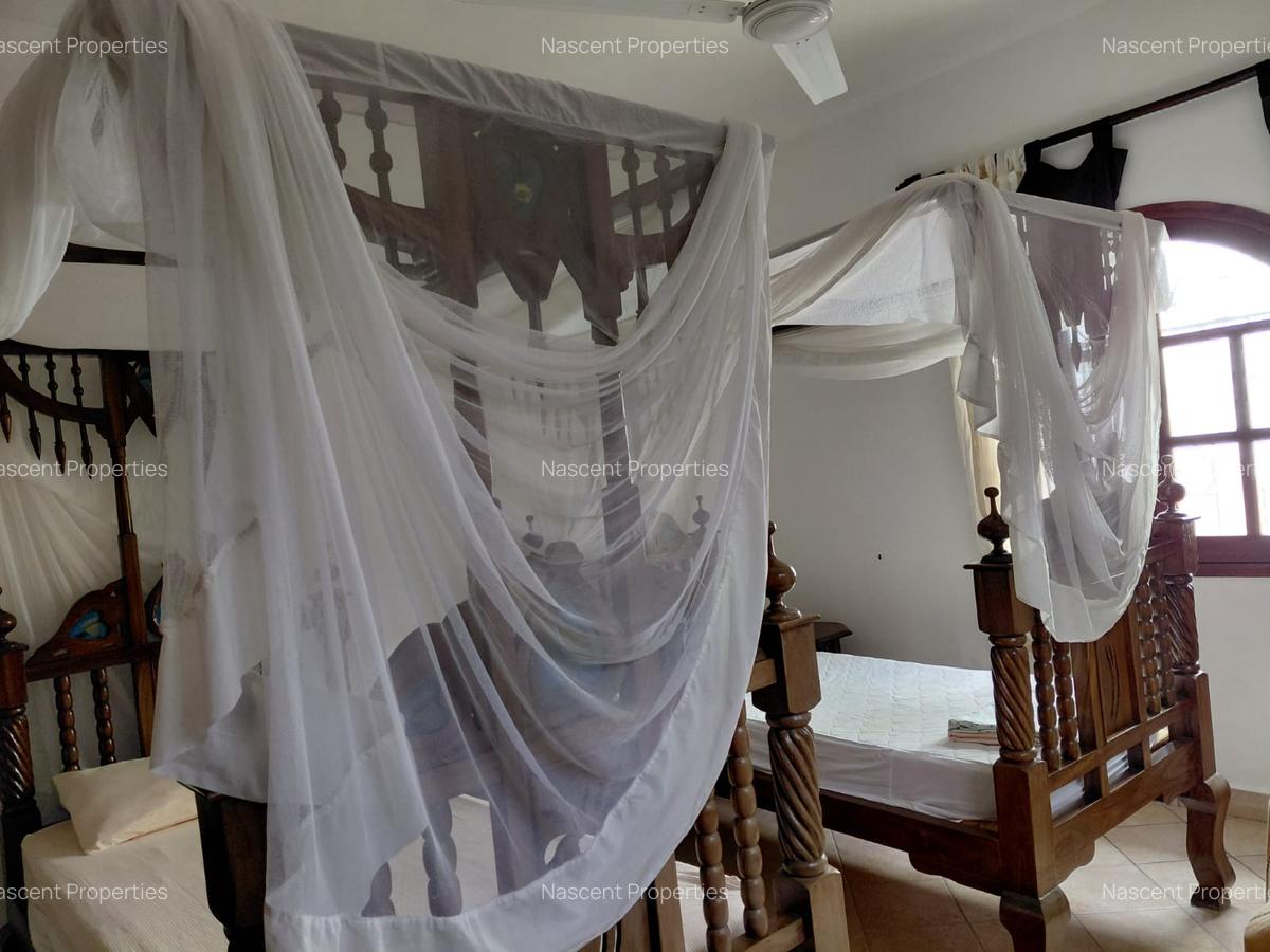 4 Bed House with En Suite in Watamu - 19