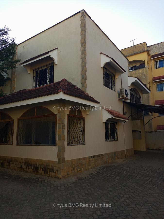 4 Bed Villa with En Suite in Nyali Area - 1
