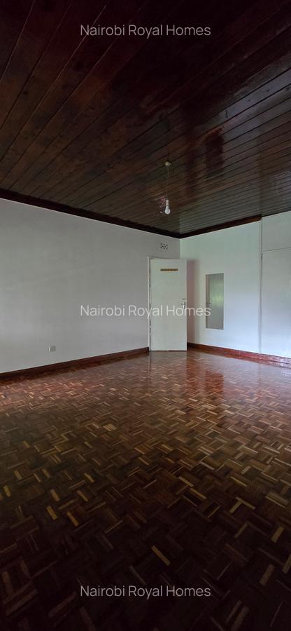 4 Bed House with En Suite at Lavington - 14