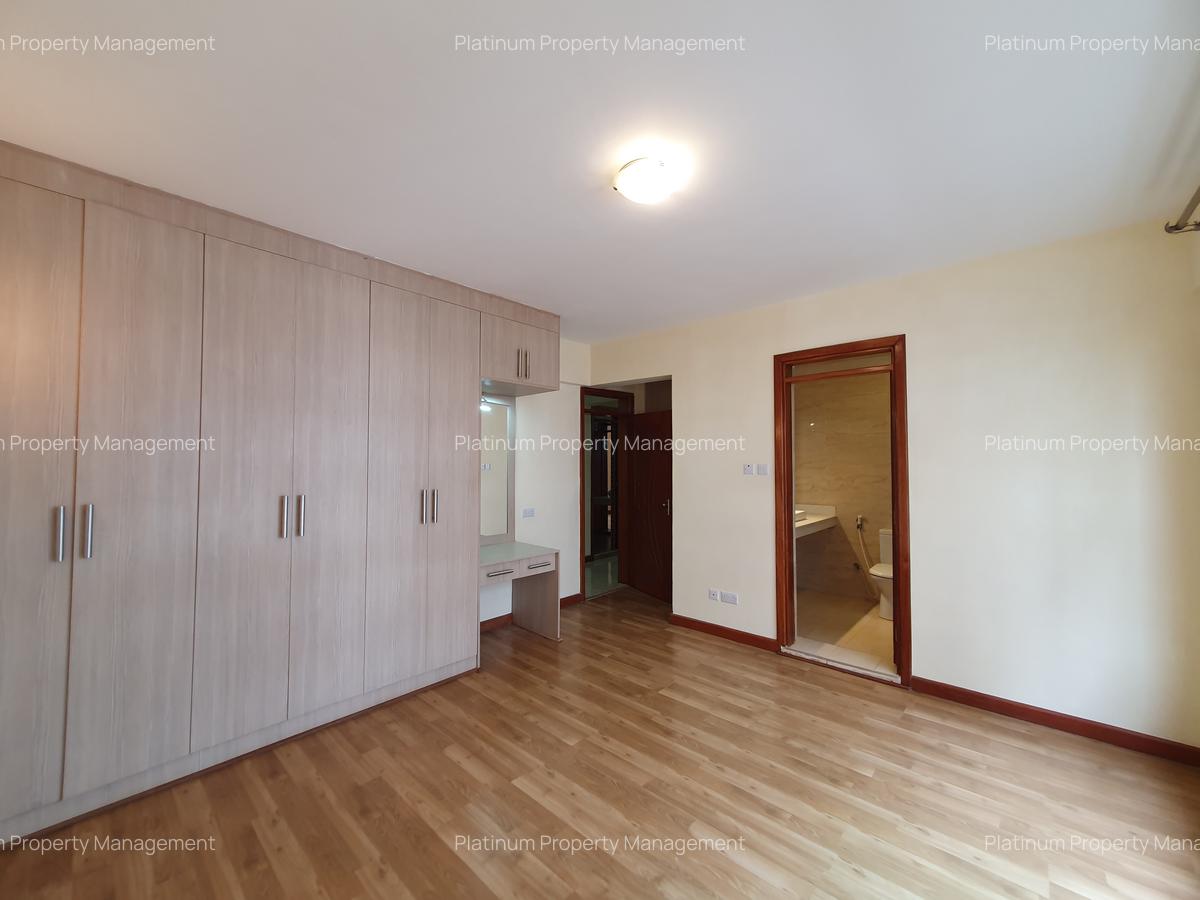 4 Bed Apartment with En Suite in General Mathenge - 10