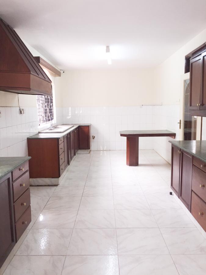 10 Bed House with En Suite in Kitisuru - 3