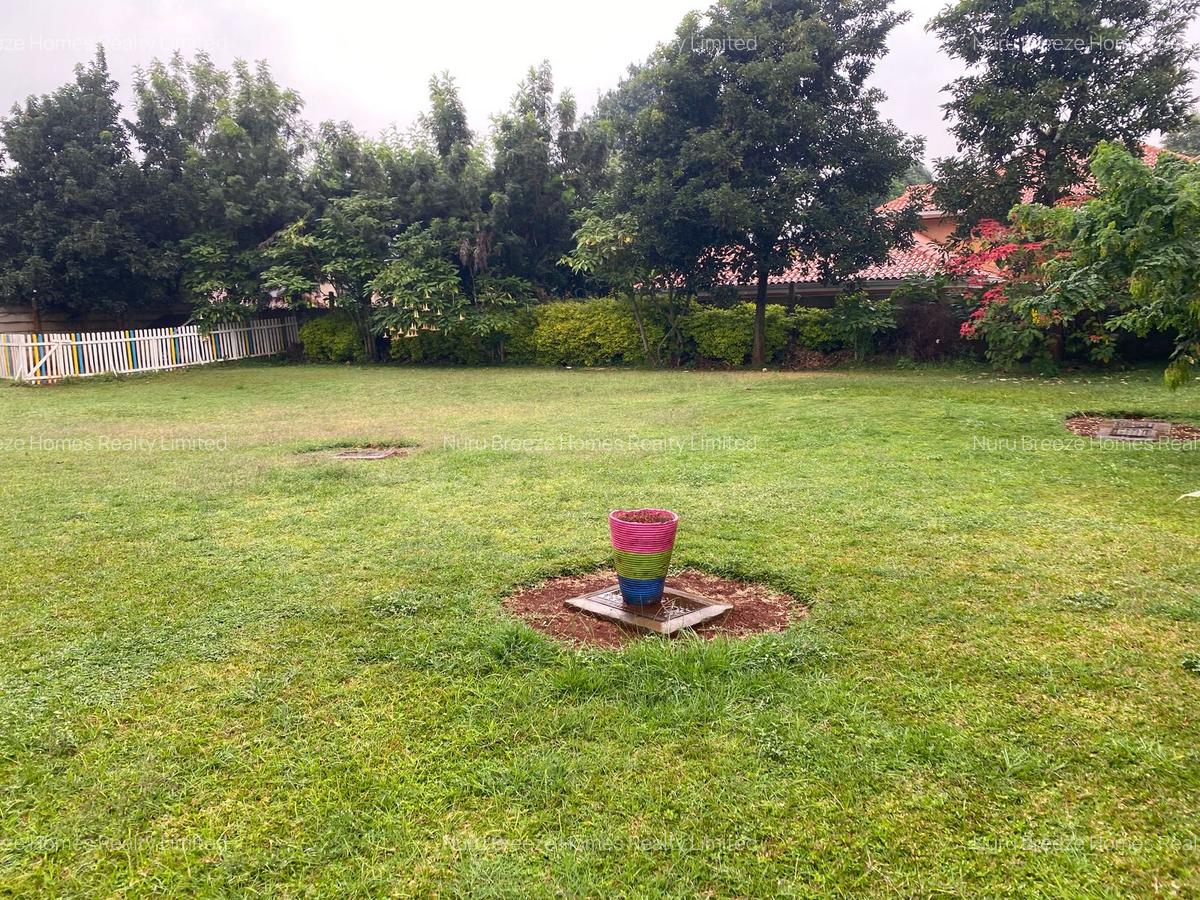 5 Bed House with En Suite in Runda - 16