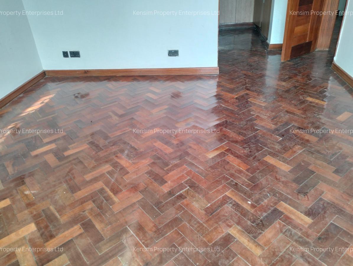 5 Bed Townhouse with En Suite in Lavington - 14