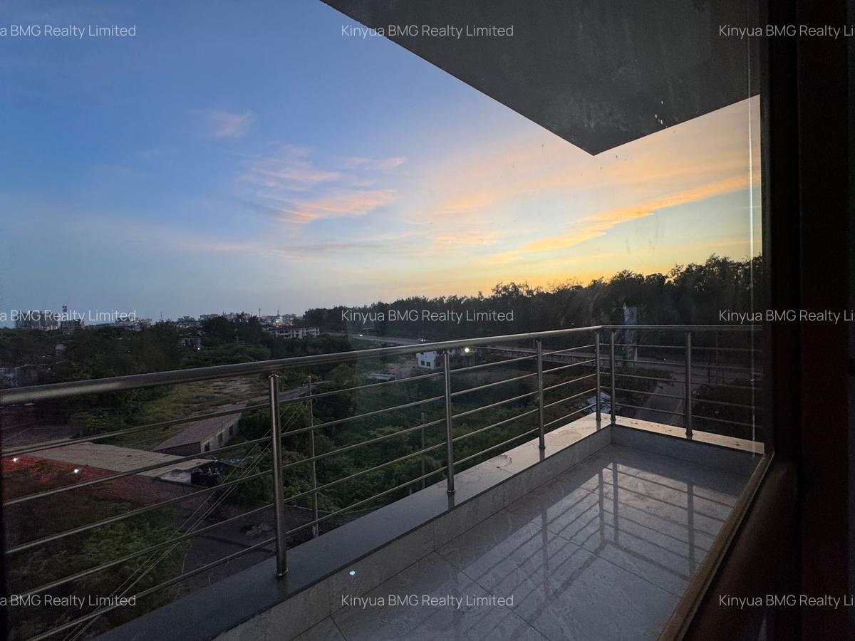 Serviced 2 Bed Apartment with En Suite at Baobab Road - 5