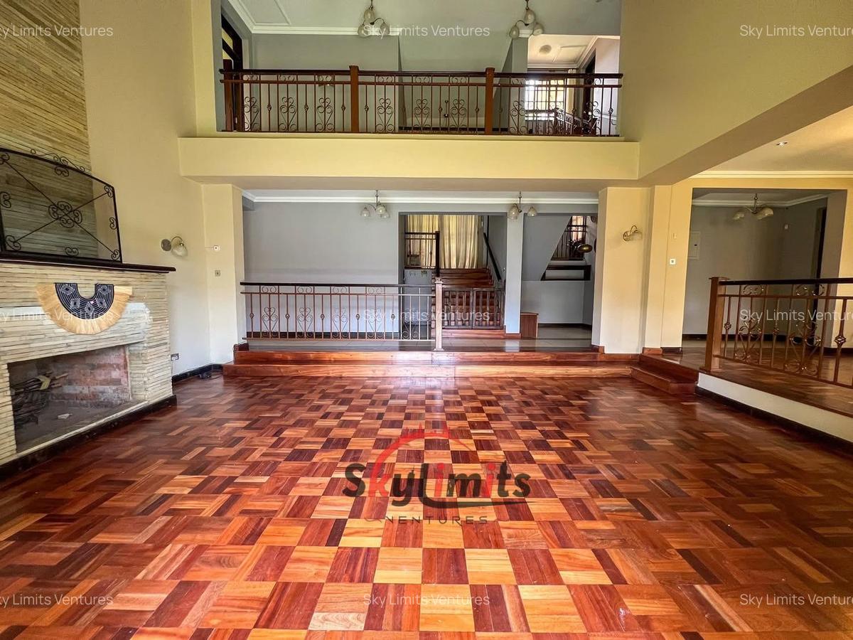 4 Bed Townhouse with En Suite in Rosslyn - 3