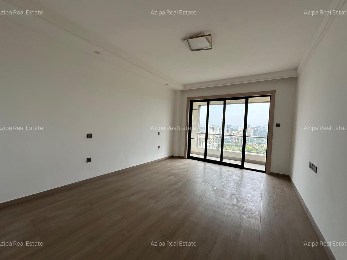 3 Bed Apartment with En Suite at Riverside - 8