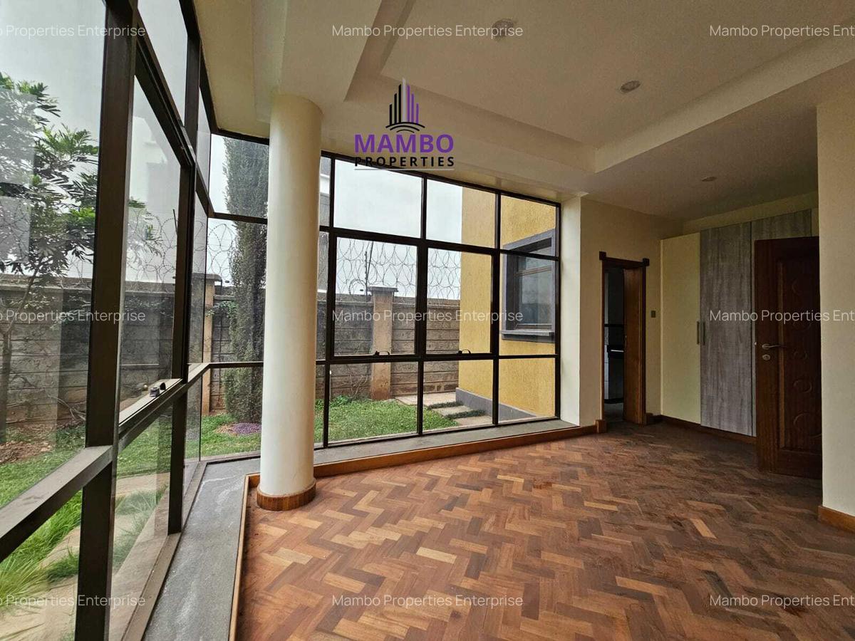 5 Bed Townhouse with En Suite at Lavington - 9