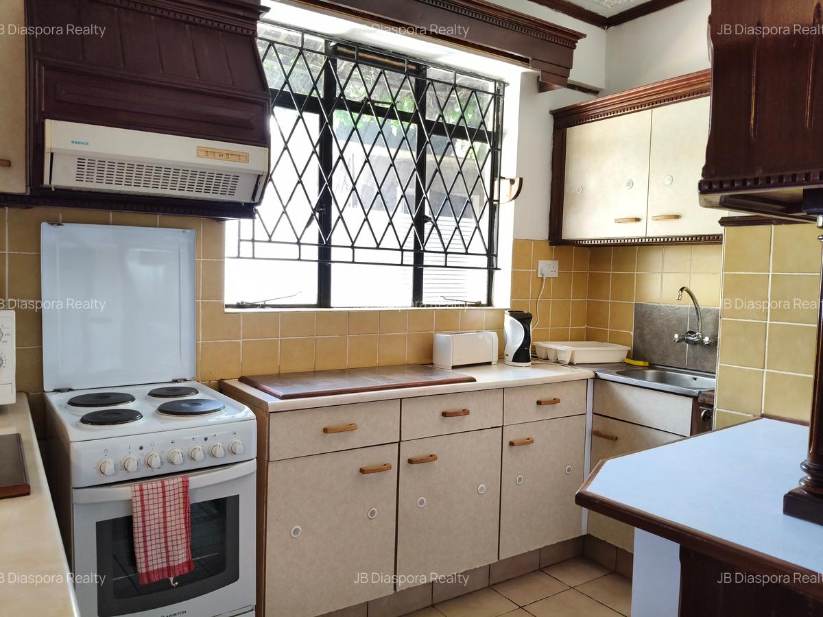 Serviced 1 Bed Apartment with En Suite at Rhaphta Road - 7