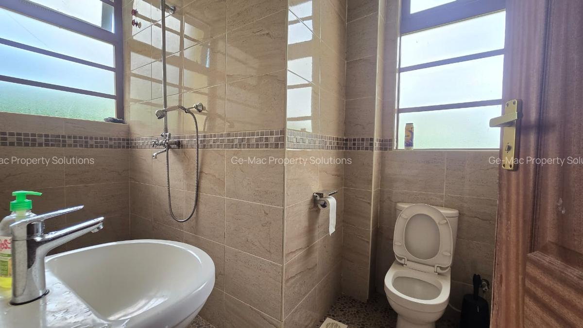 5 Bed House with En Suite in Runda - 8