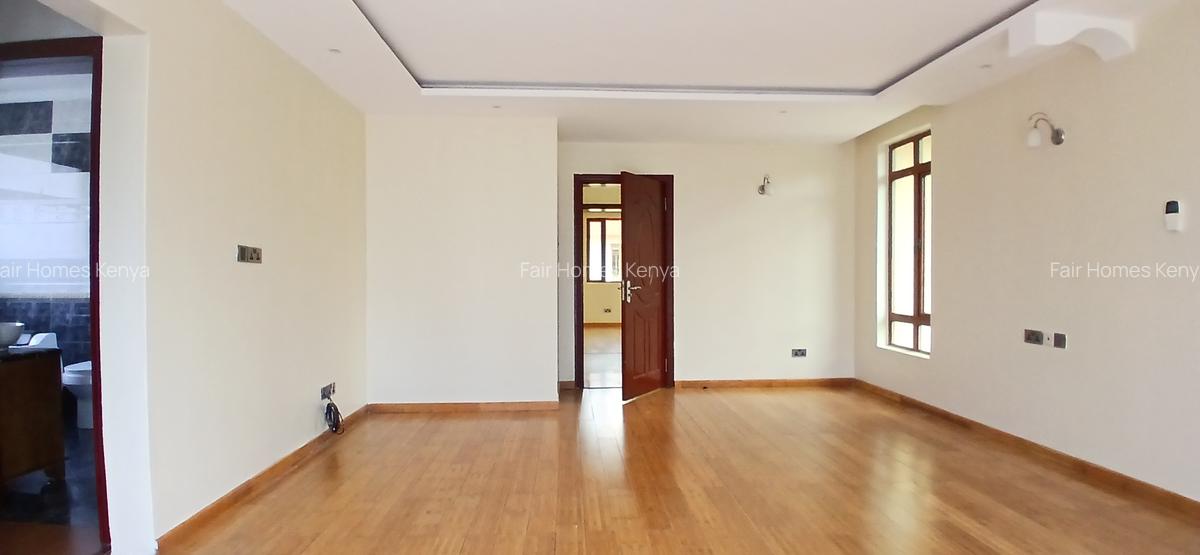 5 Bed Townhouse with En Suite at Lavington Green - 8