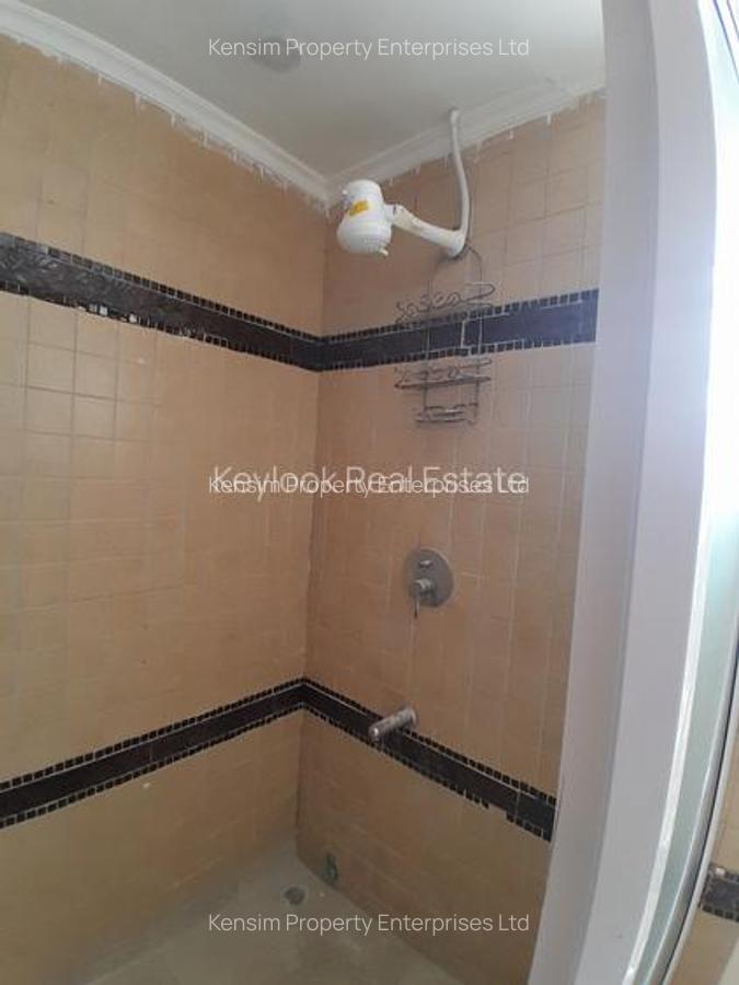 5 Bed Townhouse with En Suite in Lavington - 12