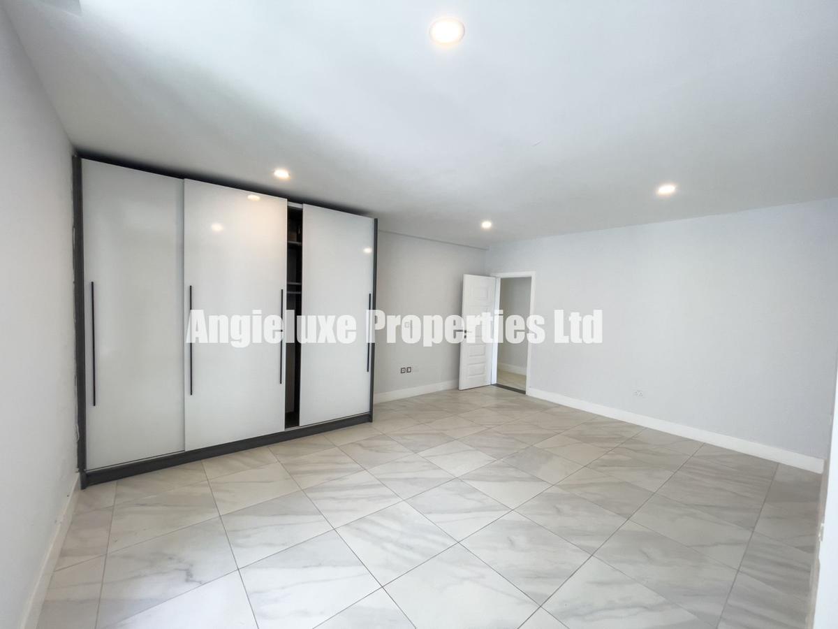 3 Bed Apartment with En Suite at Raphta Road - 8