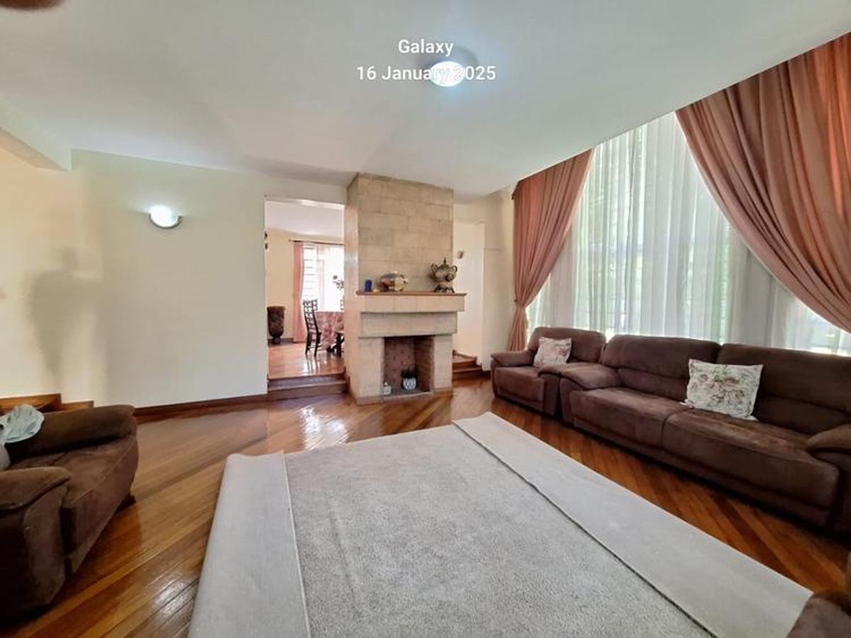 5 Bed Townhouse with En Suite in Lavington - 6