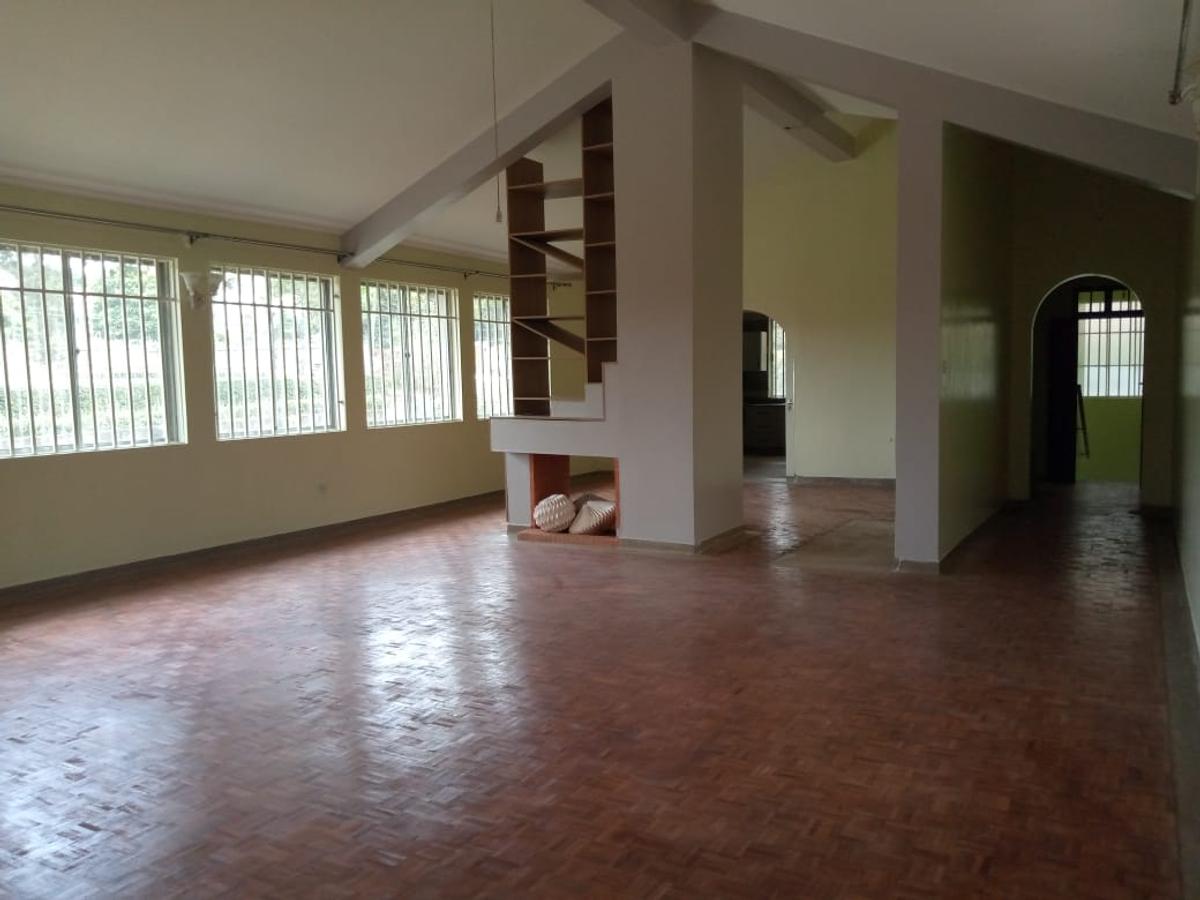 6 Bed House with En Suite at Nyari Estate - 6