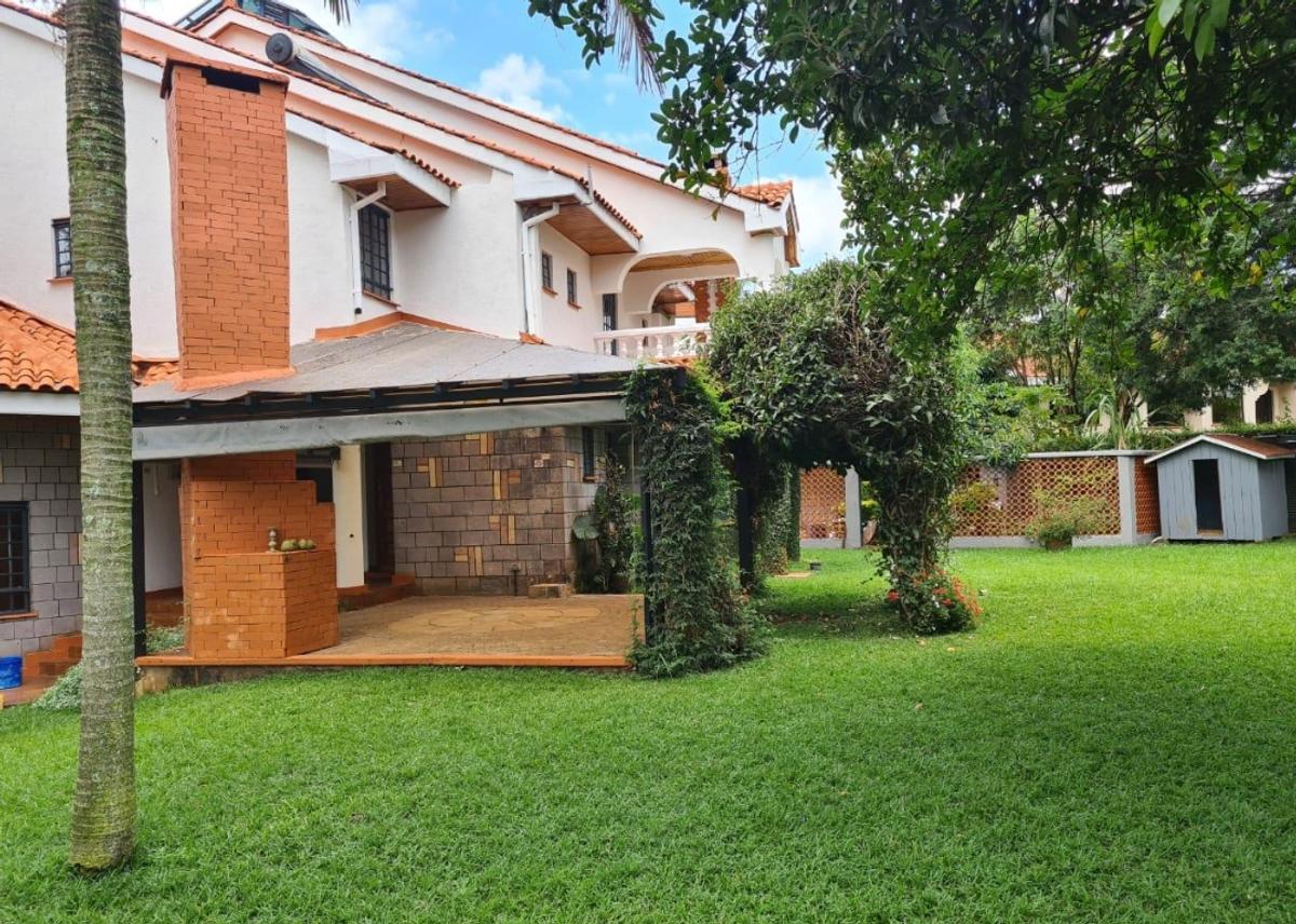 5 Bed House with En Suite in Runda - 15