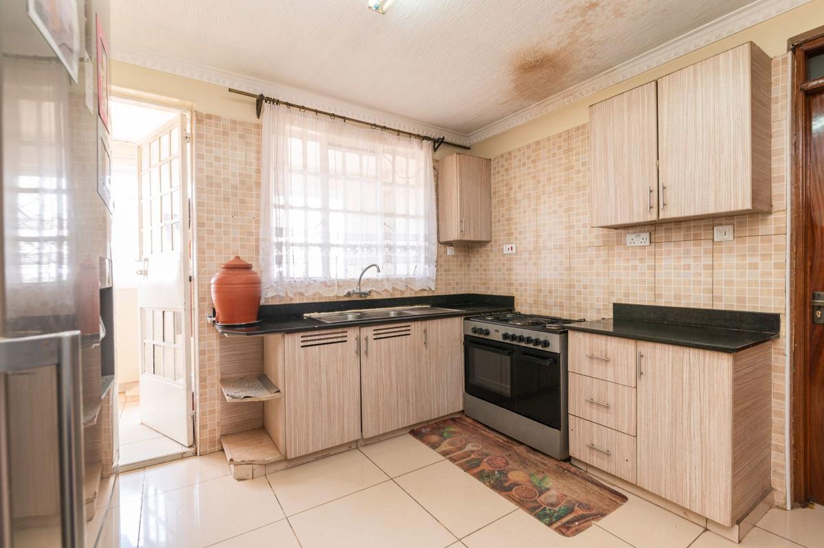 3 Bed Apartment with En Suite in Parklands - 5