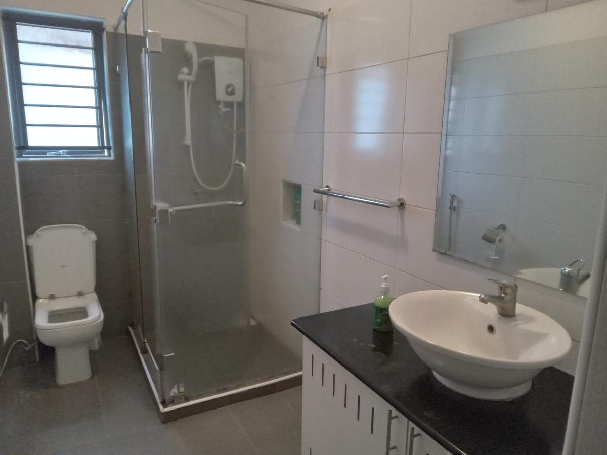 Serviced 2 Bed Apartment with En Suite at Westlands Area - 11