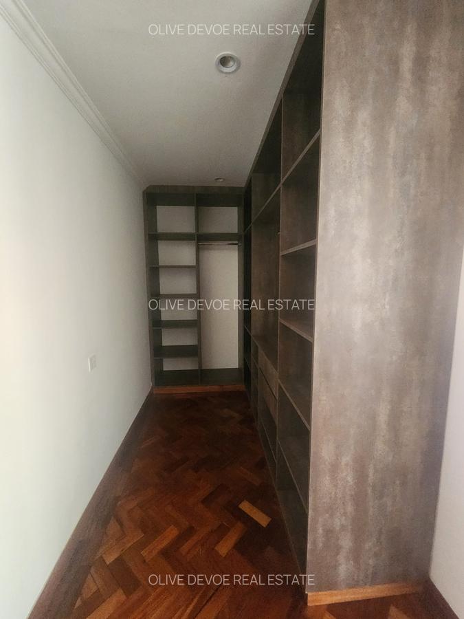 5 Bed Townhouse with En Suite in Lavington - 15