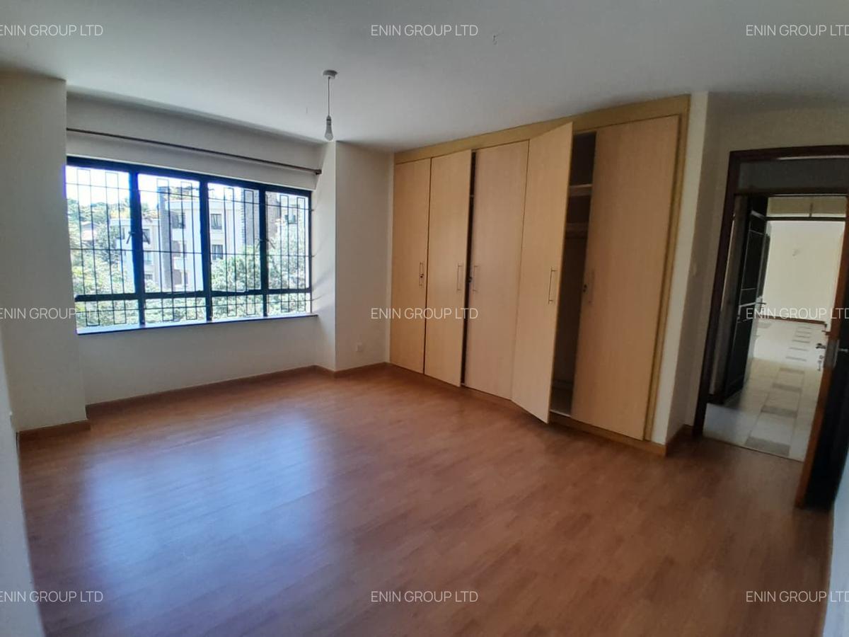 3 Bed Apartment with En Suite in Lavington - 5