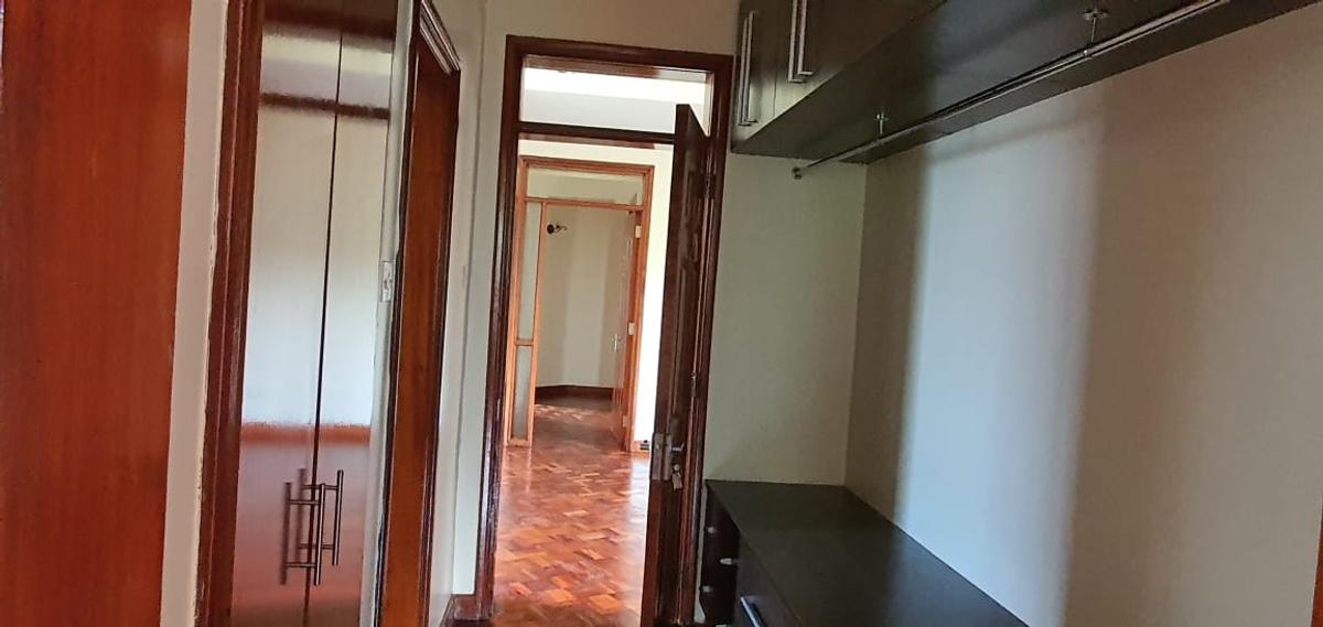 4 Bed Townhouse with En Suite in Lavington - 18