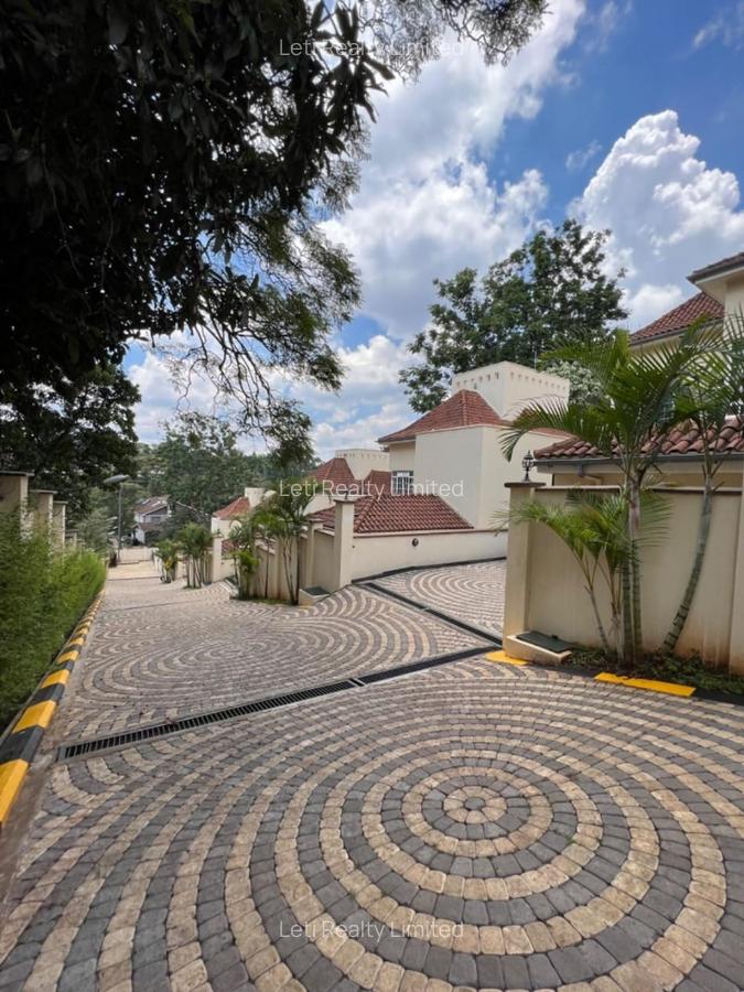 4 Bed Townhouse with En Suite in Kyuna - 2