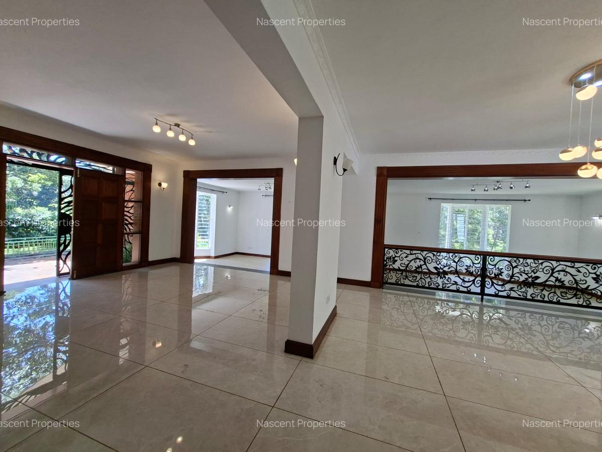 5 Bed House with En Suite in Rosslyn - 17