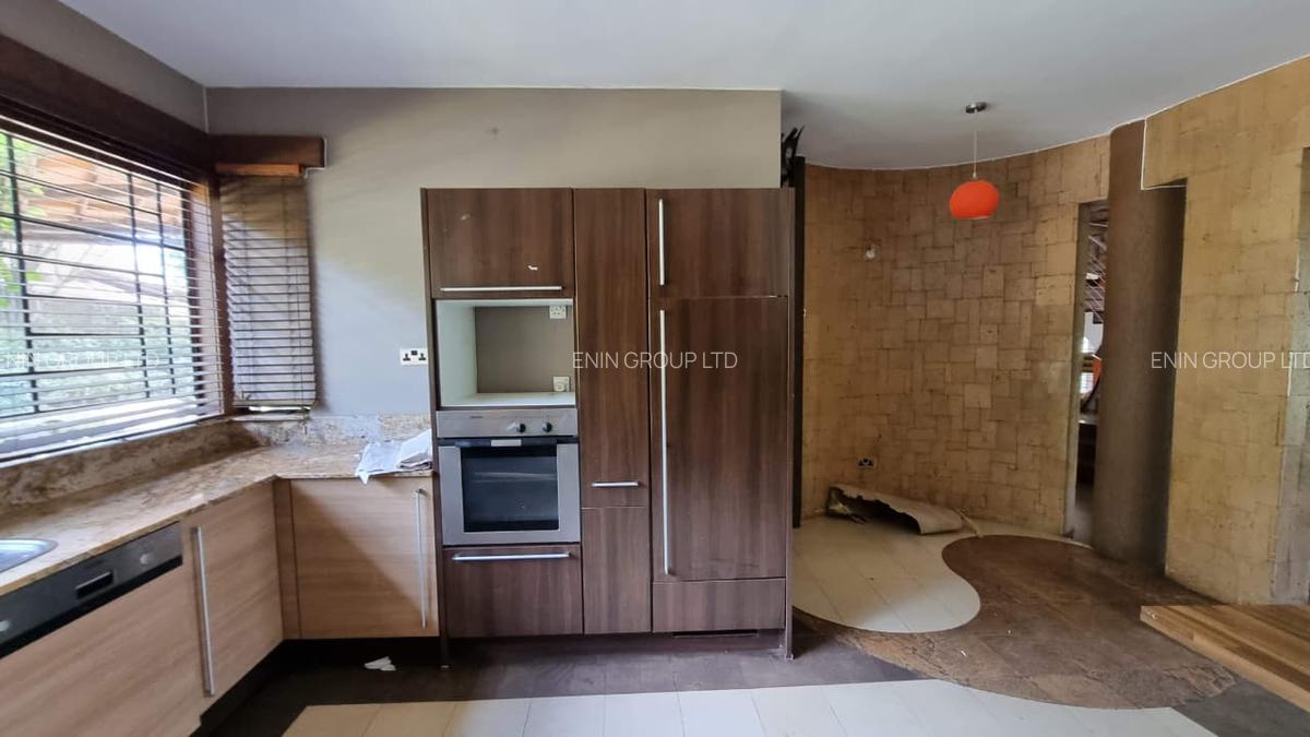 4 Bed House with En Suite at Lakeview Estate - 7