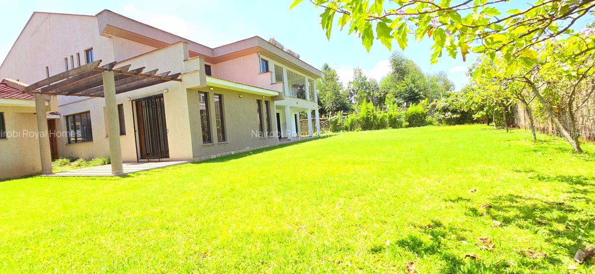 6 Bed House with En Suite at Lavington Road - 6