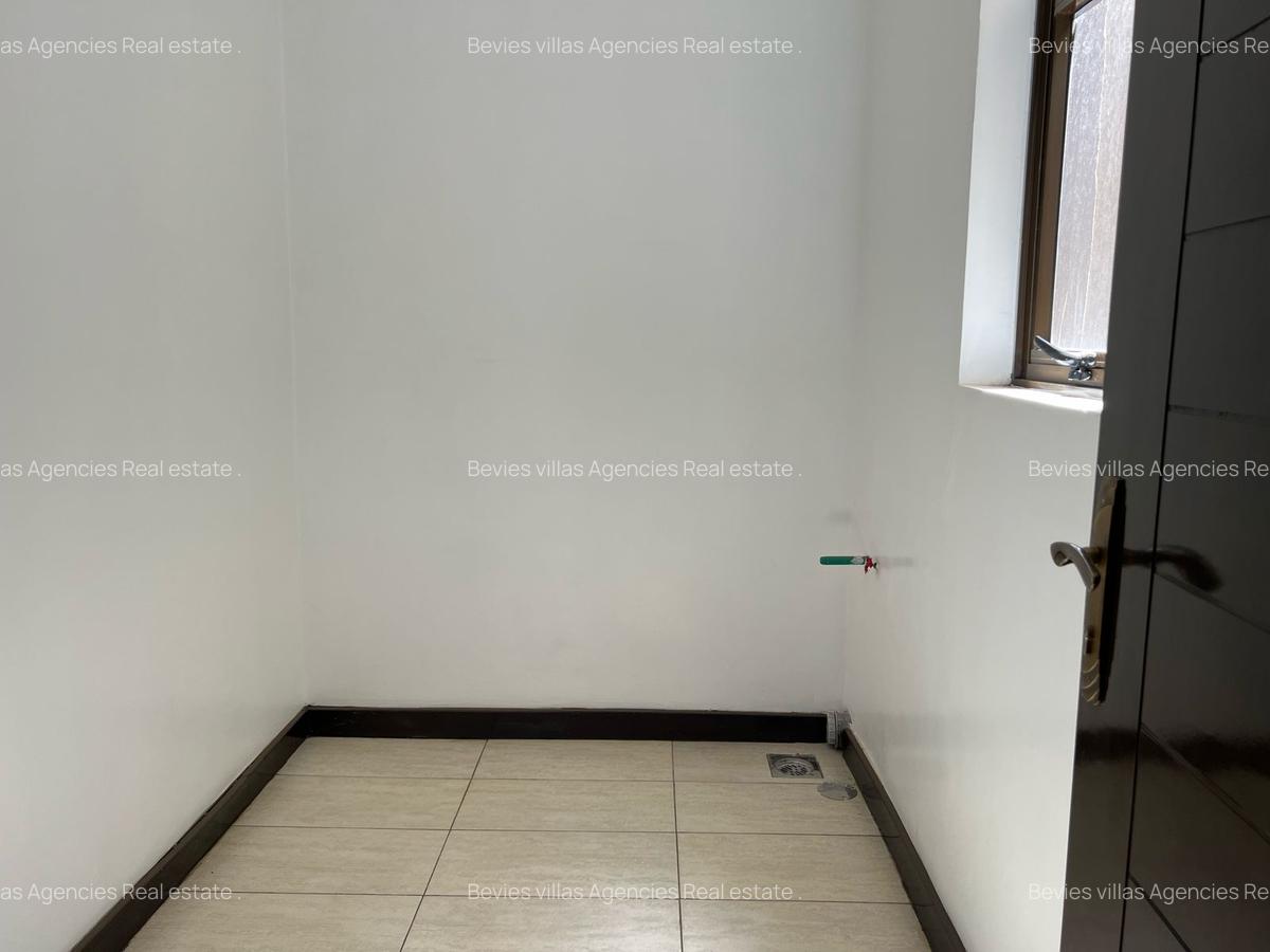 3 Bed Apartment with En Suite at Parklands - 4